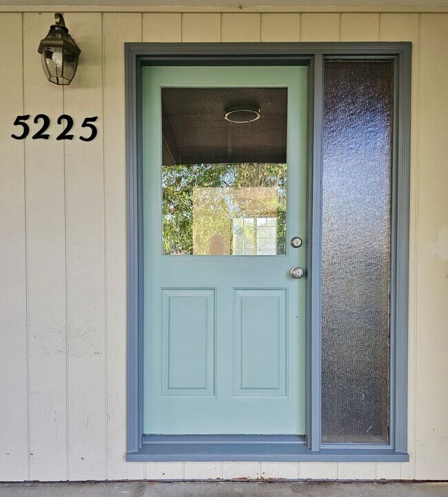 5225 SE 35th Ave in Portland, OR - Building Photo - Building Photo