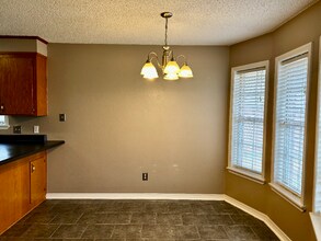 1907 Cottonwood St in Deridder, LA - Foto de edificio - Building Photo