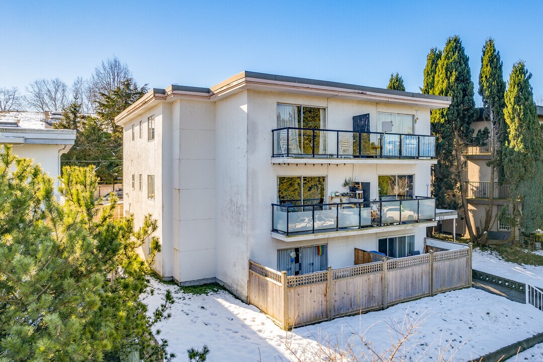 840 6th Ave E in Vancouver, BC - Building Photo