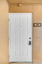 9901 Westview Dr in Coral Springs, FL - Foto de edificio - Building Photo