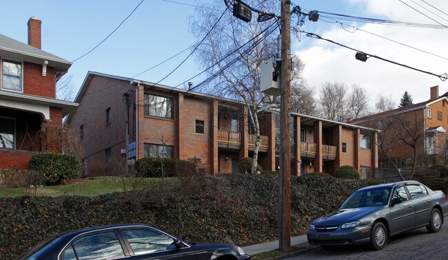 129 Lloyd Ave in Pittsburgh, PA - Foto de edificio - Building Photo