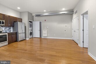 2418 Frankford Ave in Philadelphia, PA - Building Photo - Building Photo