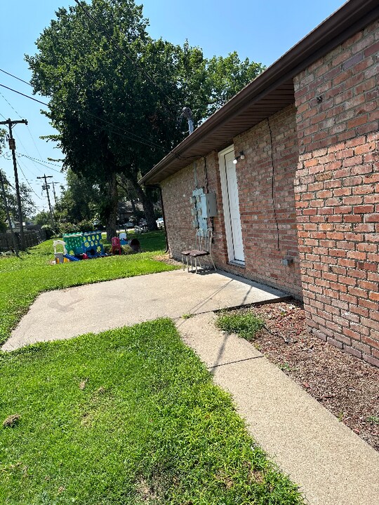 619 S 2nd St-Unit -5 in Salina, KS - Building Photo