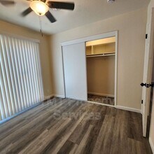 1200 Wayland Ave in Sacramento, CA - Building Photo - Building Photo