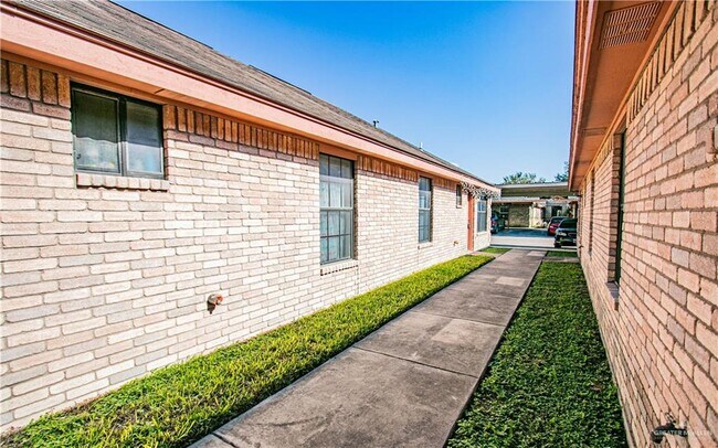 1904 Aruba Dr in Edinburg, TX - Building Photo - Building Photo
