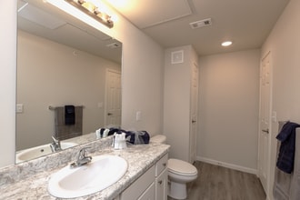 Vista Bella in Lago Vista, TX - Foto de edificio - Building Photo