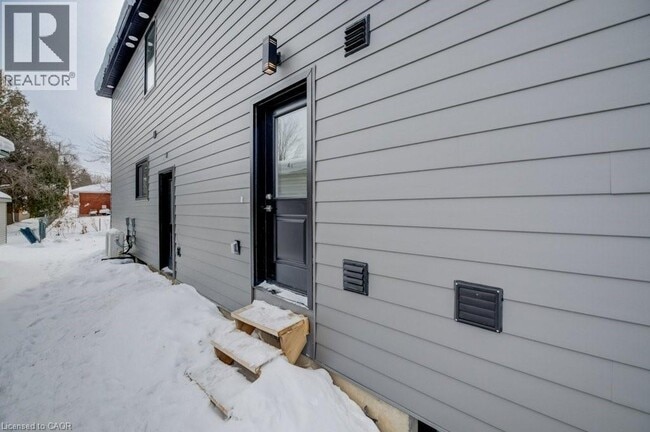 19 Downey St in Kitchener, ON - Building Photo - Building Photo