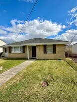 545 Oak St in Marrero, LA - Building Photo