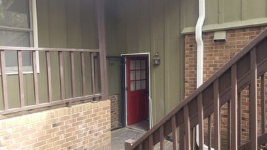 109 Greengate Ct in Cary, NC - Foto de edificio - Building Photo