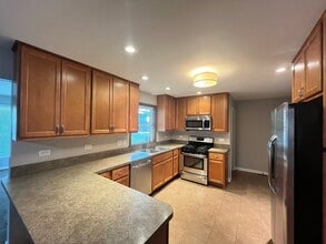 714 Sheldon Ave in Aurora, IL - Building Photo - Building Photo