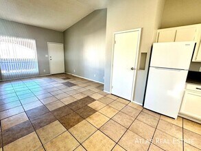 465 W Ivyglen St in Mesa, AZ - Building Photo - Building Photo