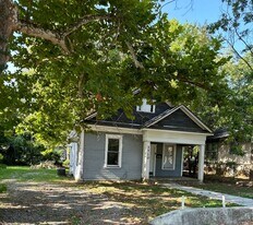 1710 Poplar St in Van Buren, AR - Building Photo