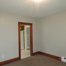 57 Artisan St in Bristol, CT - Building Photo - Building Photo