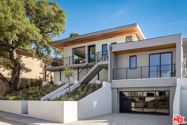3616 Cadman Dr in Los Angeles, CA - Foto de edificio - Building Photo
