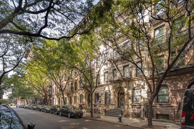 205 W 80th St in New York, NY - Foto de edificio - Building Photo
