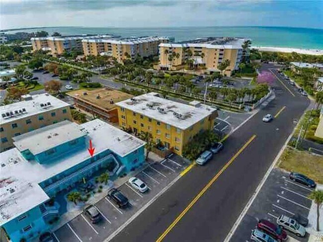 504 67th Ave, Unit 11 in St Pete Beach, FL - Foto de edificio - Building Photo