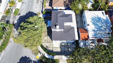 927 SW 18th Ave in Miami, FL - Building Photo - Building Photo