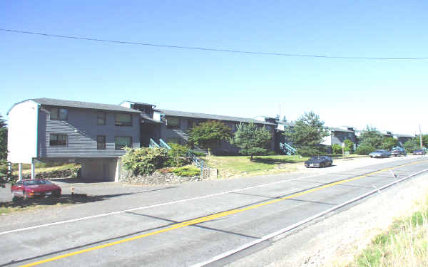 Cedar Crest Apartments in Tacoma, WA - Building Photo