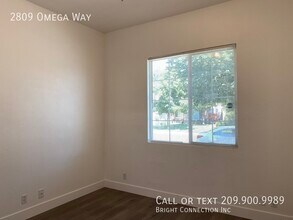 2809 Omega Way in Modesto, CA - Building Photo - Building Photo