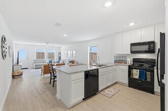 12160 Thoroughbred Dr in Aubrey, TX - Building Photo - Building Photo