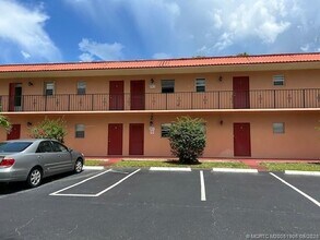 1903 SW Palm City Rd in Stuart, FL - Building Photo - Building Photo