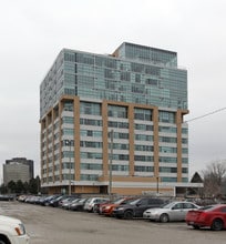 Toronto Standard Condominium in Toronto, ON - Building Photo - Building Photo