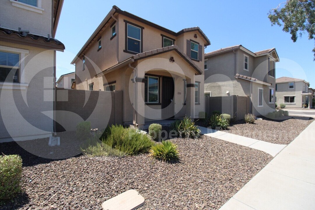 2614 N 73rd Dr in Phoenix, AZ - Building Photo