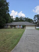 111 Spruce St in Village Mills, TX - Building Photo