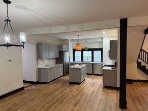 2157 Singleton St in Indianapolis, IN - Foto de edificio - Building Photo