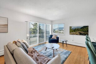 1550 W 11th Ave in Vancouver, BC - Building Photo