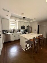 526 W Cornelia Ave in Chicago, IL - Building Photo - Building Photo