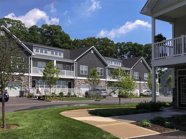 495 Middle Country Rd in Selden, NY - Foto de edificio - Building Photo