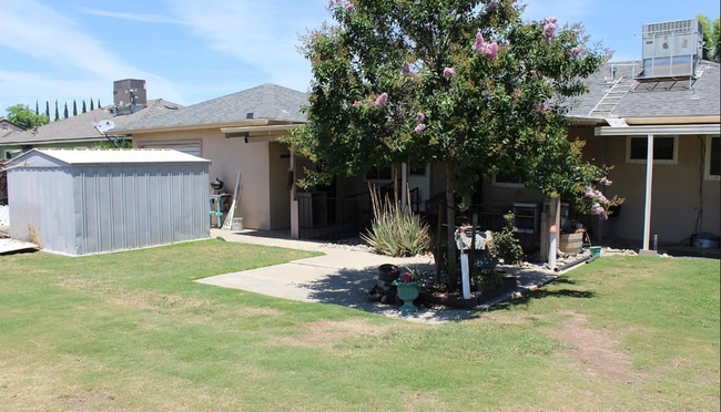 2107 Rose Marie Dr in Bakersfield, CA - Building Photo - Building Photo