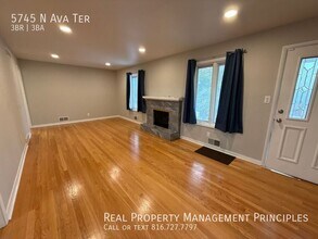 5745 N Ava Terrace in Kansas City, MO - Building Photo - Building Photo