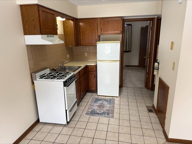 1283 California Ave, Unit 1283 in Akron, OH - Building Photo - Building Photo