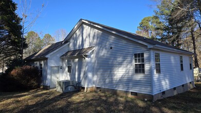 50 W Field St in Pittsboro, NC - Building Photo - Building Photo