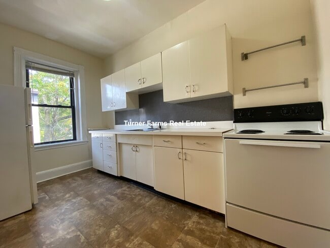 395A Harvard St, Unit 6
