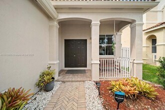 721 Tanglewood Cir in Weston, FL - Building Photo - Building Photo