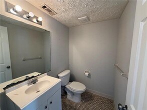 2124 Fieldstone View Ct SE in Conyers, GA - Building Photo - Building Photo