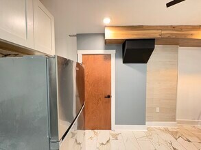 5842 Hobart St, Unit 3 in Pittsburgh, PA - Foto de edificio - Building Photo