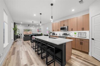 2701 Birmingham Ave in Dallas, TX - Building Photo - Building Photo