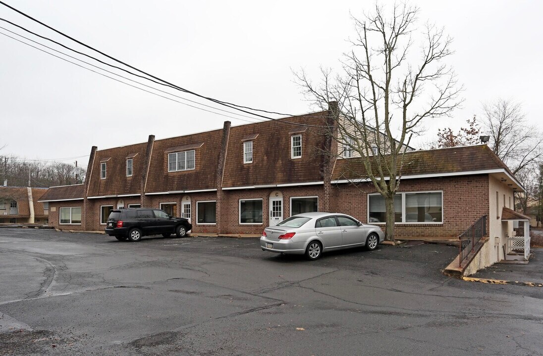 809 N Bethlehem Pike, Unit C-1 in Ambler, PA - Building Photo