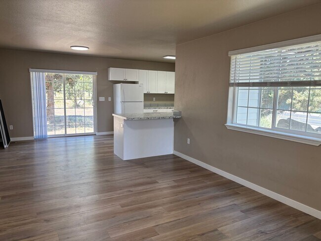 1523 NE Frank McClean Ct in Bend, OR - Building Photo - Building Photo