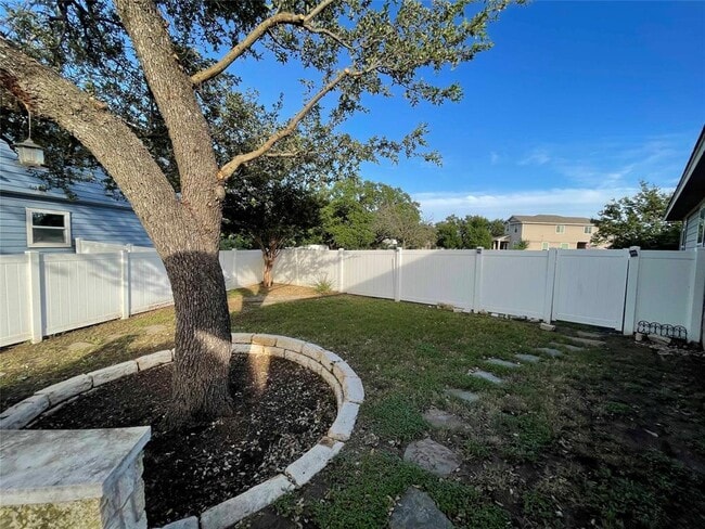 807 Alamo Plaza Dr in Cedar Park, TX - Building Photo - Building Photo