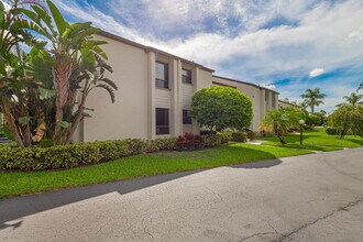 102 Wingfoot Dr in Jupiter, FL - Building Photo - Building Photo