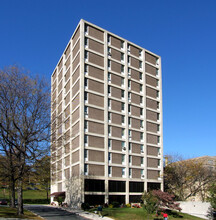 Laurel Court Hi-Rise in Pottsville, PA - Building Photo - Building Photo