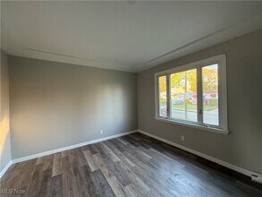 4468 E 156th St in Cleveland, OH - Building Photo - Building Photo