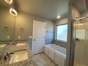 802 SW Cabriolet St in Bentonville, AR - Building Photo - Building Photo