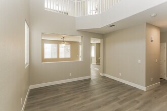 8072 Farthings Hill Dr in Las Vegas, NV - Building Photo - Building Photo
