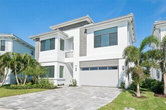13083 Feathering Wy in Palm Beach Gardens, FL - Building Photo - Building Photo